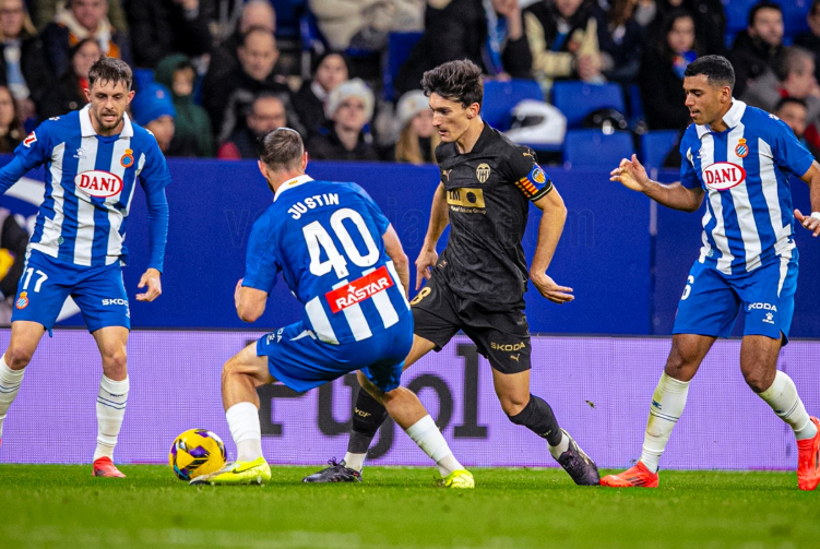 Espanyol vs Valencia CF (03:30 – 19/12) | Xem lại trận đấu